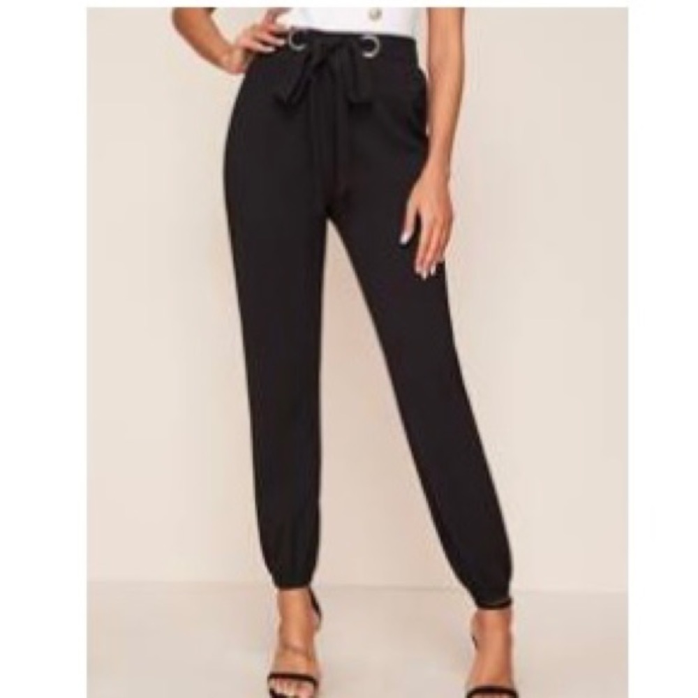 ⚠️3/$30⚠️ Shein Stretch Carrots Pants. Size M